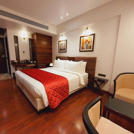 Hotel MBC Citadel Nashik Buitenkant foto