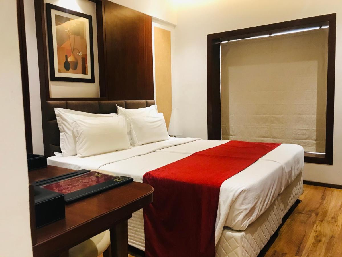 Hotel MBC Citadel Nashik Buitenkant foto