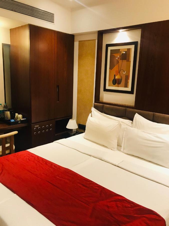 Hotel MBC Citadel Nashik Buitenkant foto