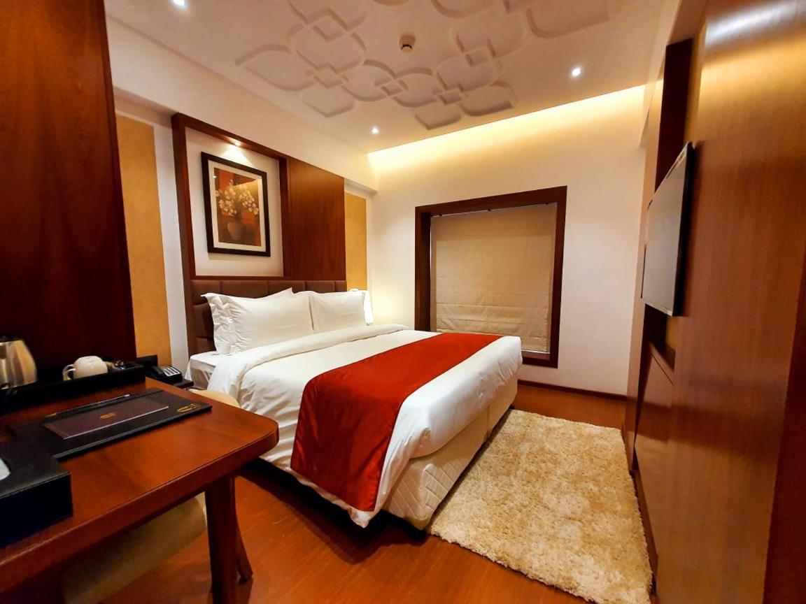 Hotel MBC Citadel Nashik Buitenkant foto