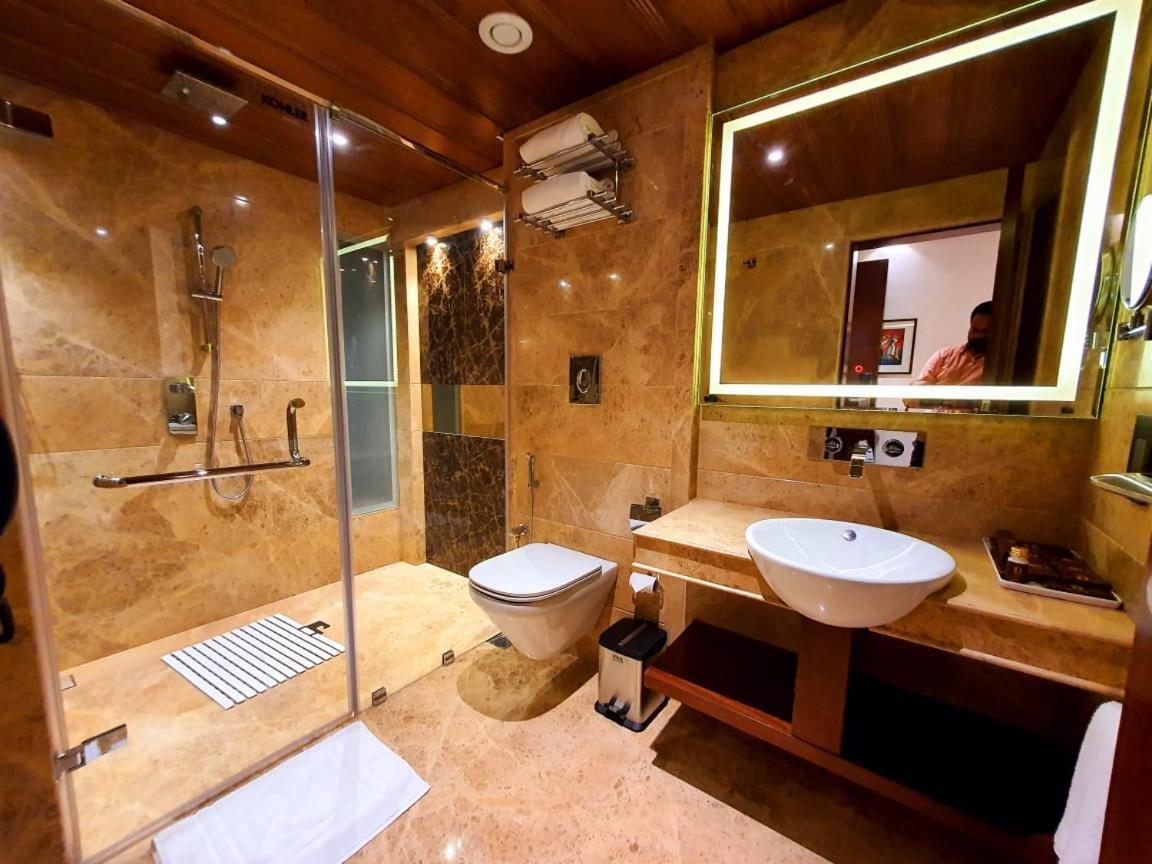 Hotel MBC Citadel Nashik Buitenkant foto