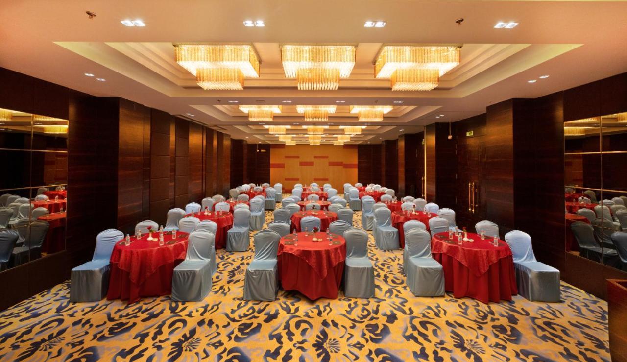Hotel MBC Citadel Nashik Buitenkant foto